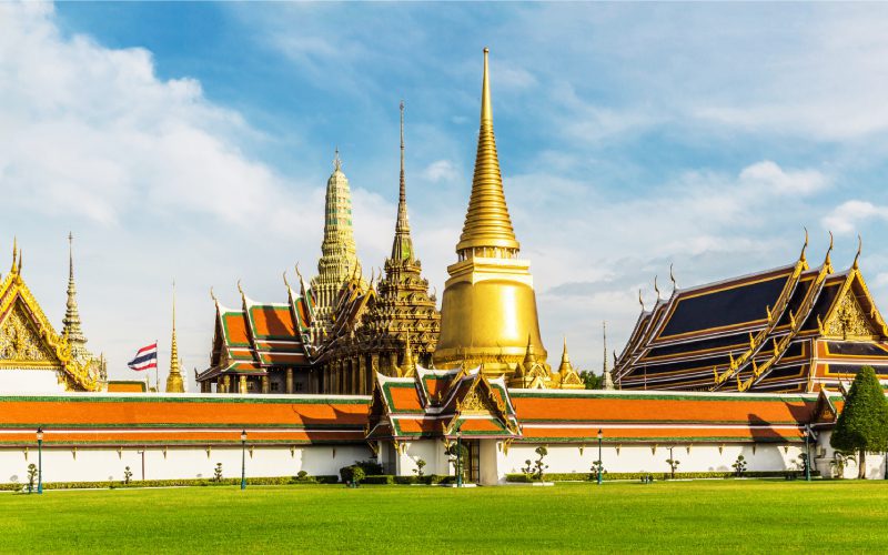 Architecture de style royal thaïlandais du Wat Phra Kaew Bangkok