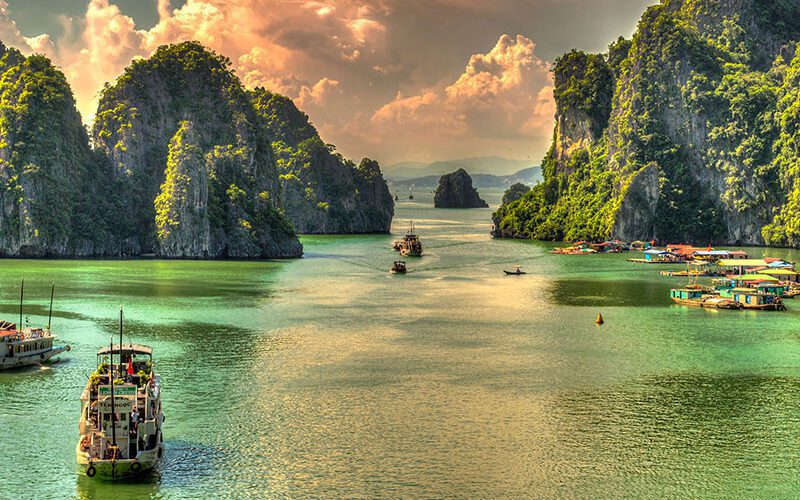 Baie d'Halong en juin