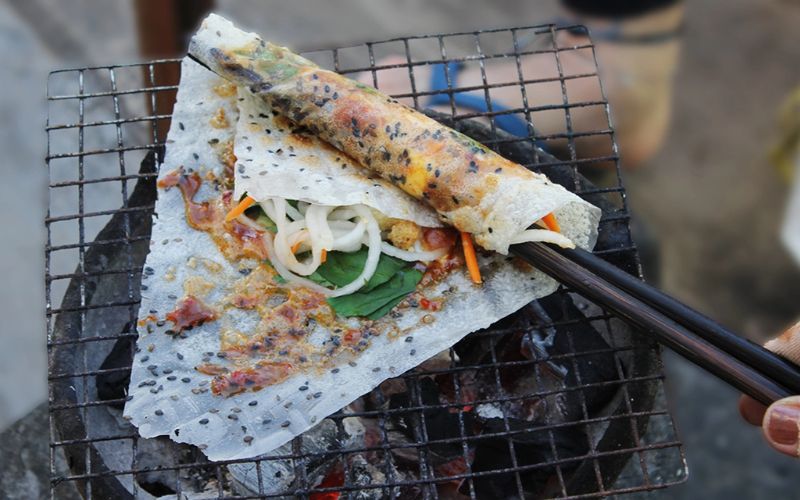 Banh trang cuon mam ruoc