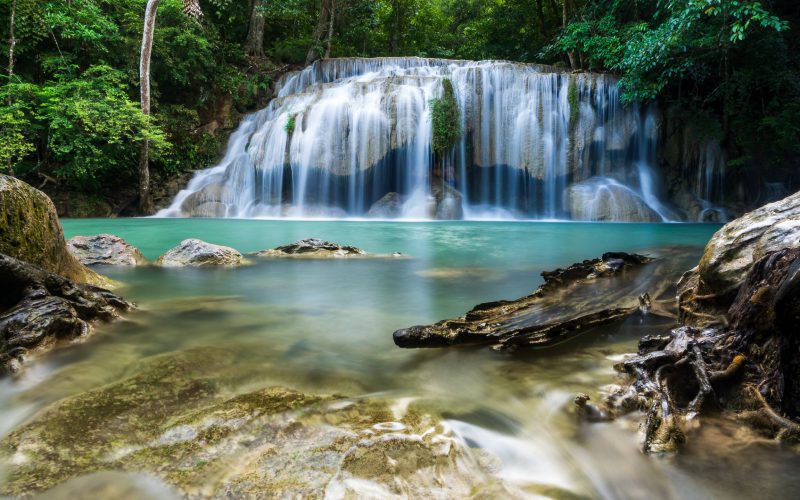 Cascade à 7 niveaux au parc national d'Erawan