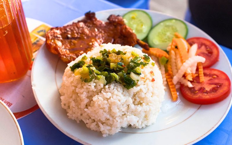 Cơm tấm Saïgon (Riz brisé) dans lé marché Ben Thanh