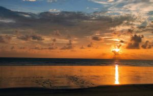 Coucher de solei sur la plage de Maungmagan