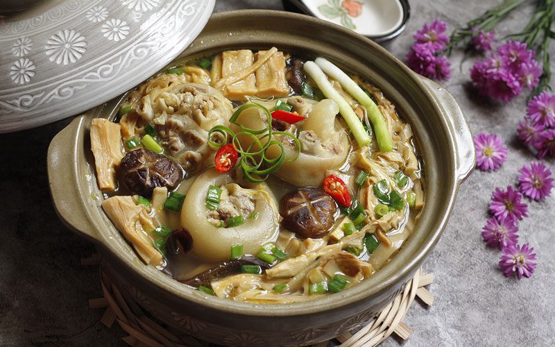 Canh mang, soupe de pousses de bambou séchées