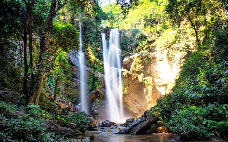 Cascade Mork Fah du parc national de Huai Nam Dang Chiang Mai