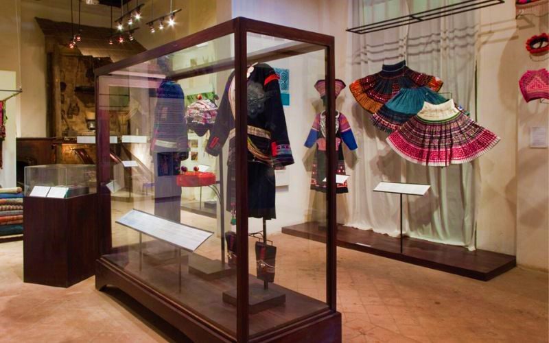 À l'intérieur du Centre d'arts traditionnels et d'ethnologie