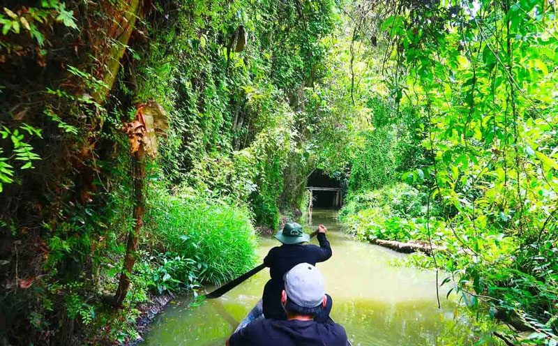 Découverte de Xeo Quyt en bateau