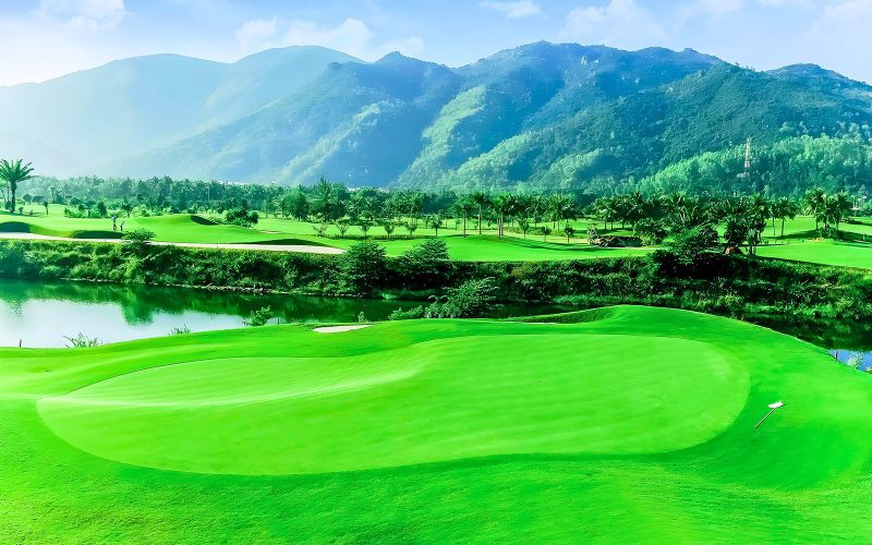 Diamond Bay Golf & Villas