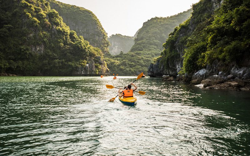Découvrir tout le golfe du Tonkin en kayak depuis Cat Ba 3 Jours