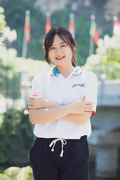 Mlle. Linh NGUYEN