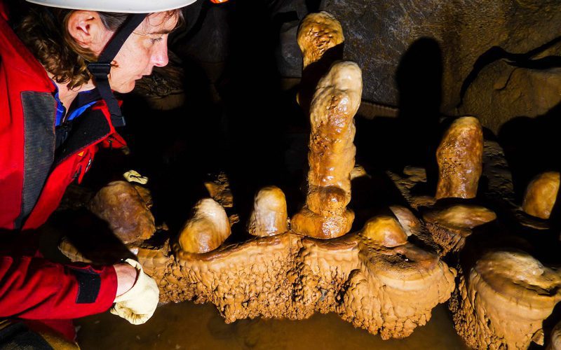 Découverte de la grotte de Chom Ong