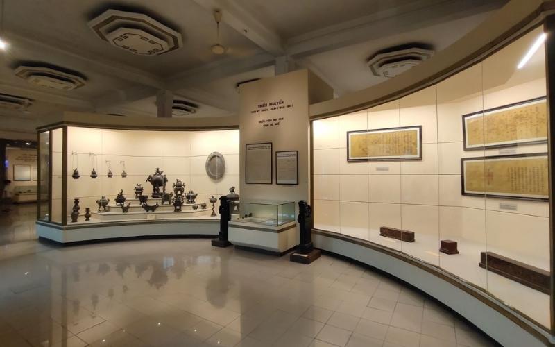 Expositions du Musée National d'Histoire du Vietnam dans le bâtiment 1