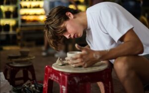 Expérience de création de poterie au village de Thanh Ha