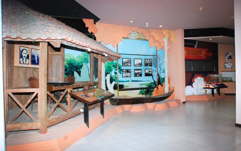Exposition : "La vie et la carrière du Président Tôn Đức Thắng" Musée Ton Duc Thang