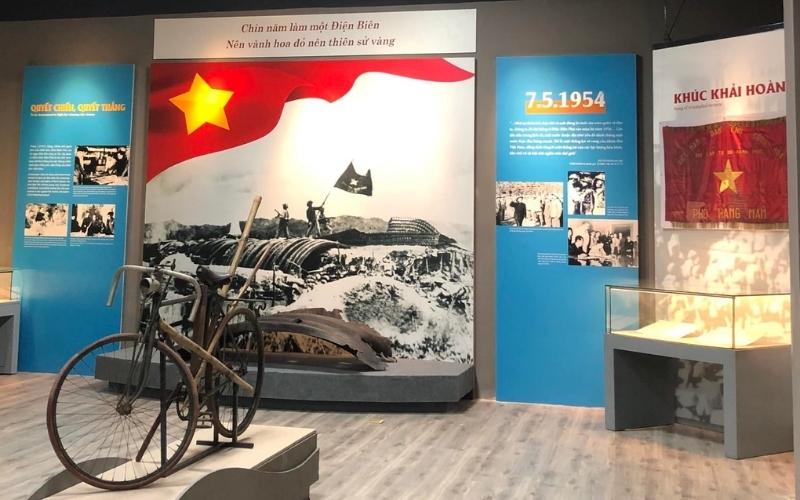 Expositions dans le bâtiment 2