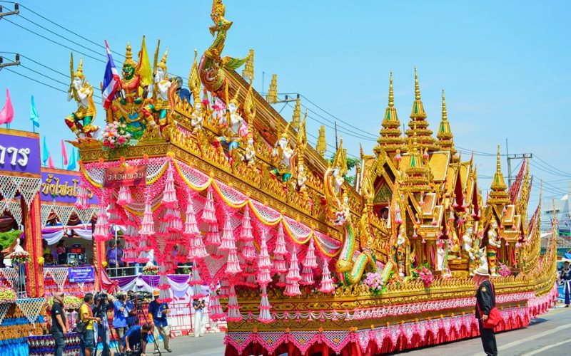 Festival de Boun Bang Fai au Laos