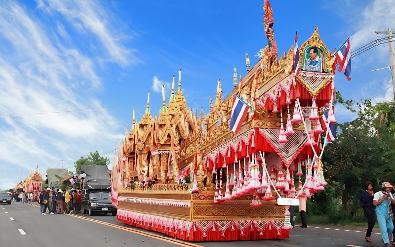 Festival des fusées Bun Bang Fai