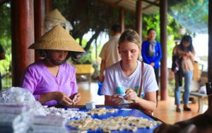 Fabrication des bonbons à la noix de coco
