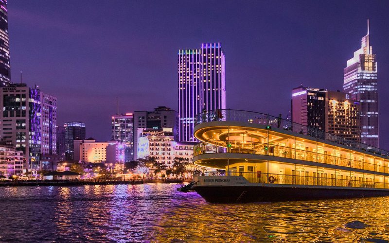 Faire une croisière sur la rivière de Saïgon à Ho Chi Minh-Ville en septembre
