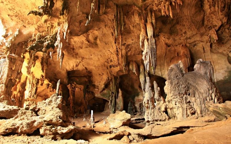 Grotte de Khao Khanap Nam