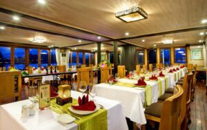 Glory Legend Cruise - Restaurant