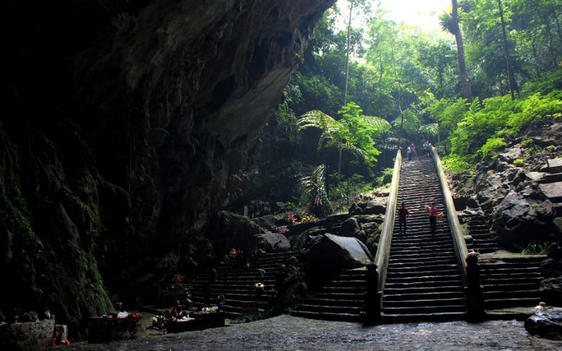Grotte de Huong Tich