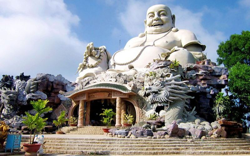 Grand Bouddha à la pagode de Phat Lon