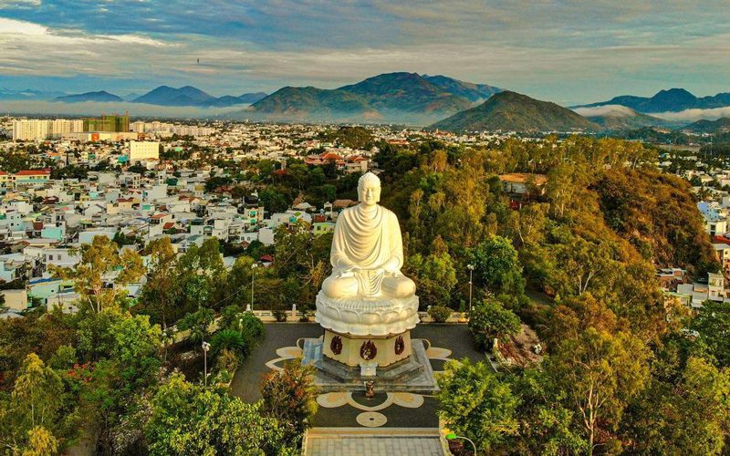 Grand Bouddha - Pagode Long Son