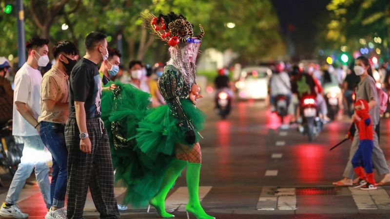 Halloween - fête déguisée pour les jeunes Vietnamiens