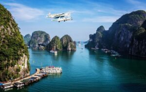 Hydravion dans la baie d'Halong