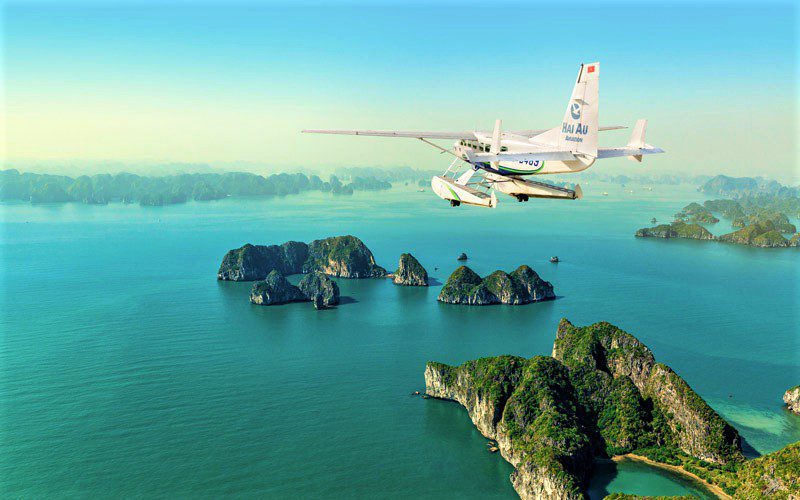 Hydravion dans la baie d'Halong