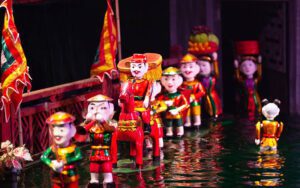 Spectacle de marionnettes sur l'eau