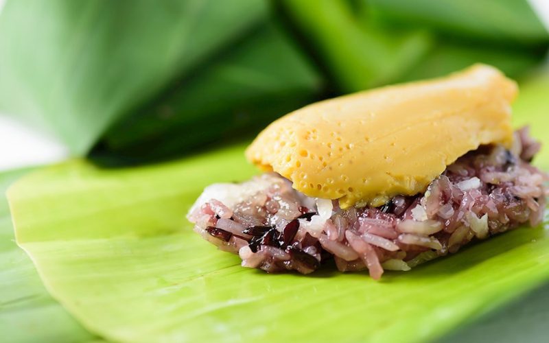 Khao Niew Dam Sangkhaya