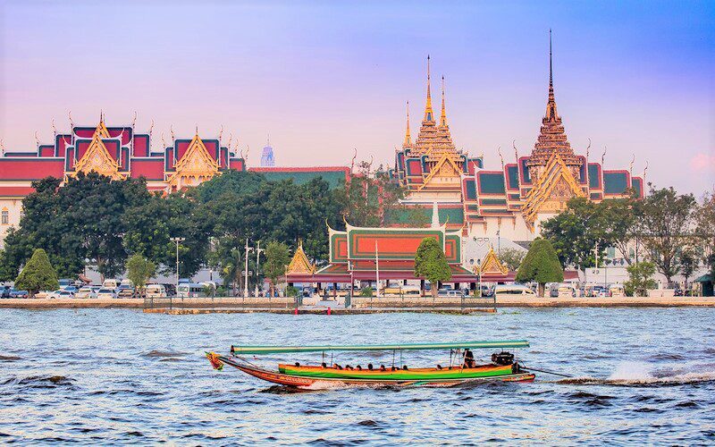 Le légendaire fleuve Chao Phraya à Bangkok