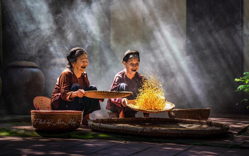 L'ancien village de Duong Lam est une destination touristique fascinante, mais c'est aussi un village où les gens vivent.