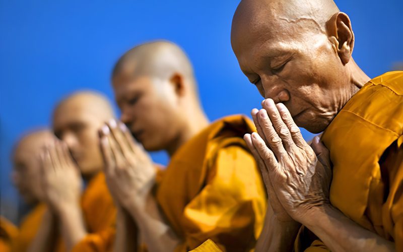 Lors de la visite de sites bouddhistes au Laos, il est crucial de respecter des normes spécifiques.