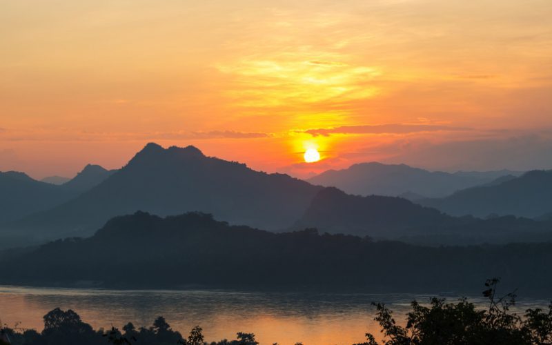 Lever du solei à Luang Prabang, Laos