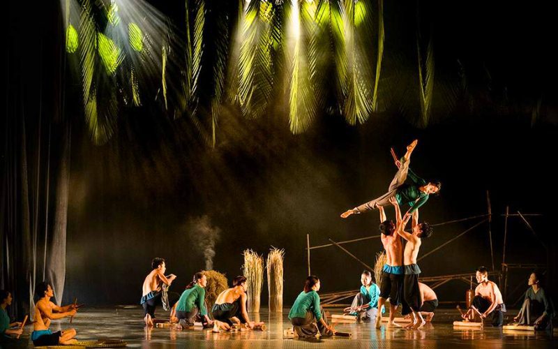 Le spectacle "The Mist" est accrocheur pour les spectateurs à à l'Opéra de Saïgon