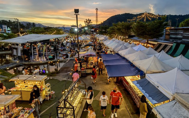 Marché nocturne de Chillva