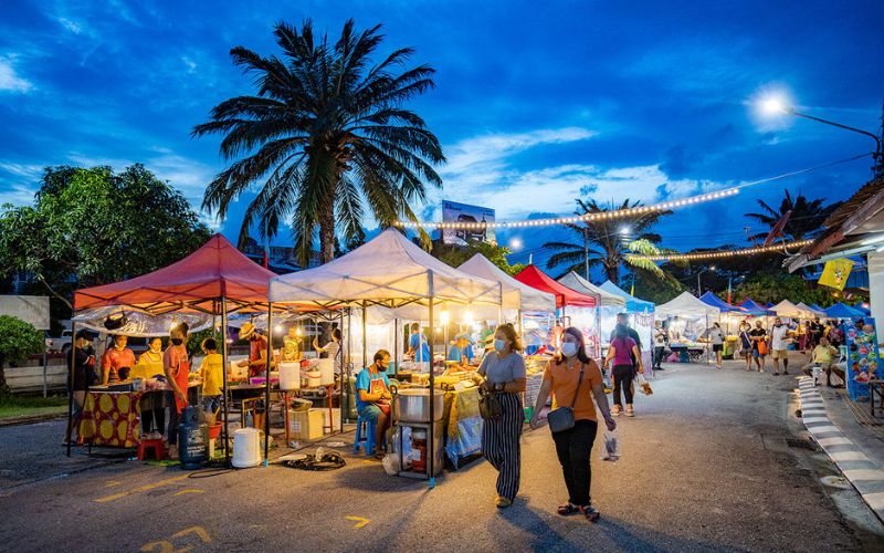 marchés nocturnes Phuket, faites attention lors de votre visite des marchés locaux quand vous voyagez en Thaïlande