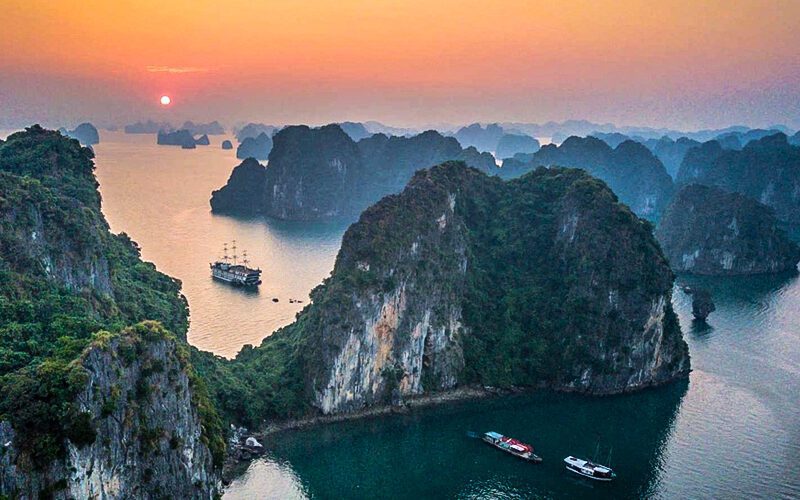 Lever de soleil- Baie d'Halong