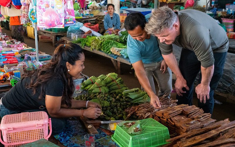 Se promener sur les marchés au Laos
