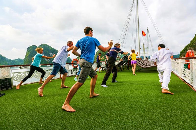 Pratique de Taichi - Baie d'Halong