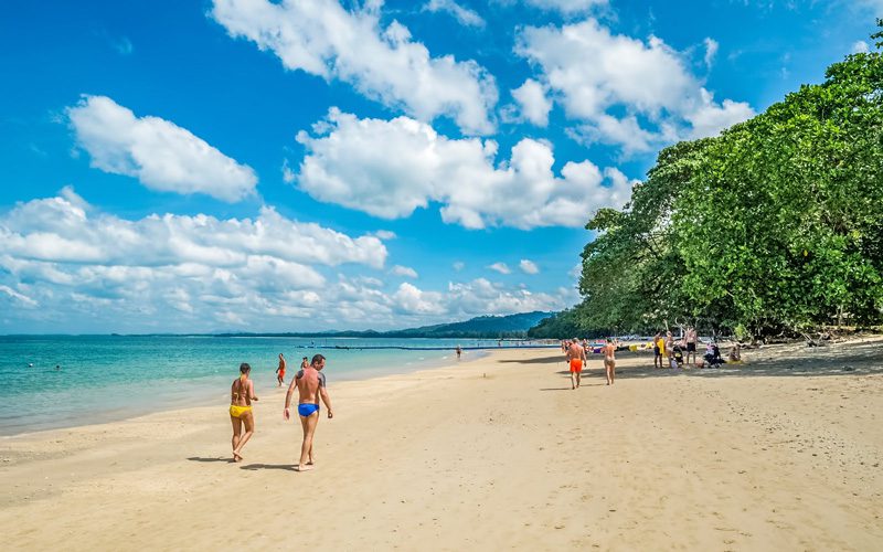 Plage à Khao Lak
