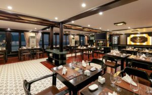 Pelican Cruise - Restaurant