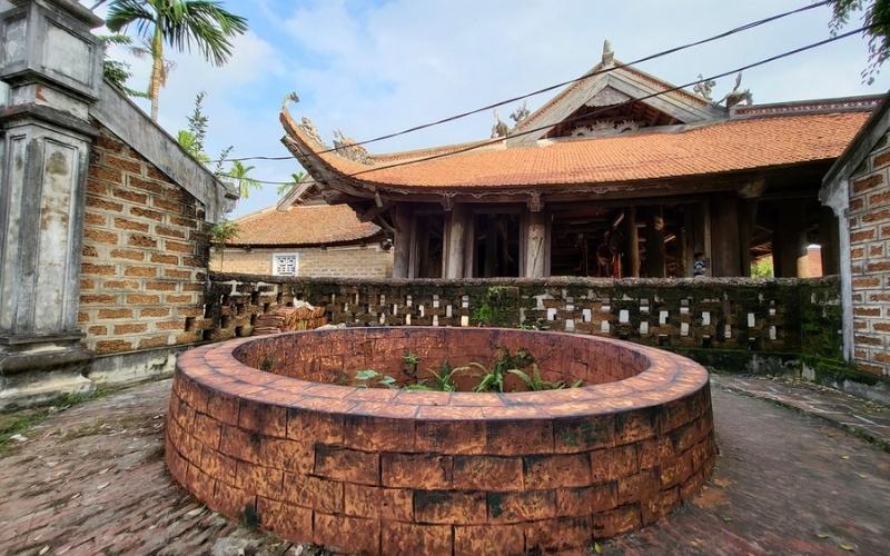 Puit ancien au village de Duong Lam