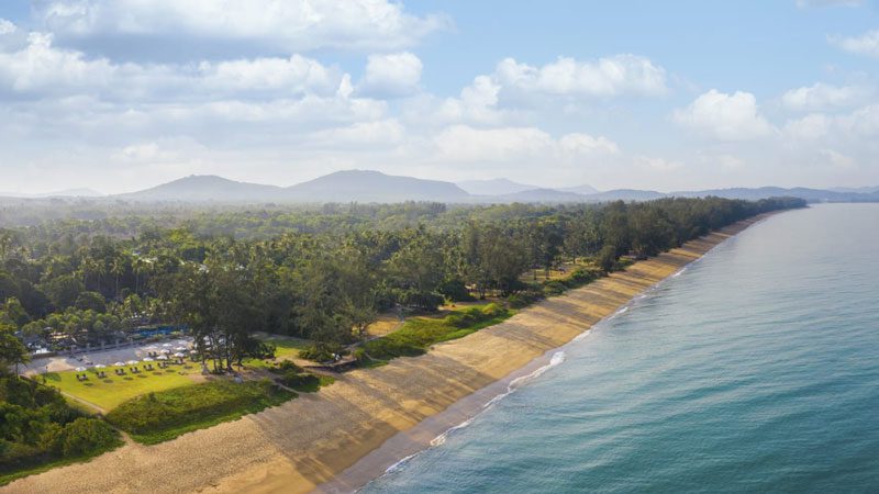 Plage de Mai Khao