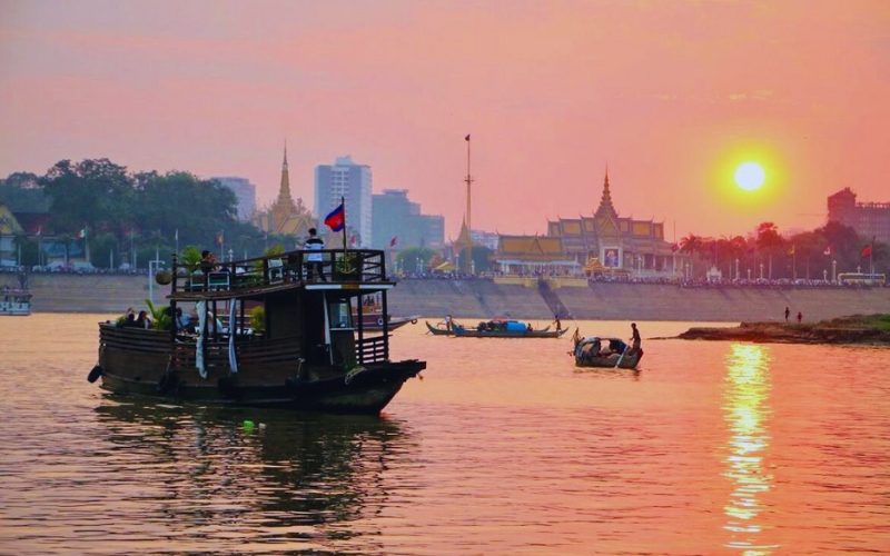 De Siem Reap à Phnom Penh : Croisière Authentique de 4 Jours