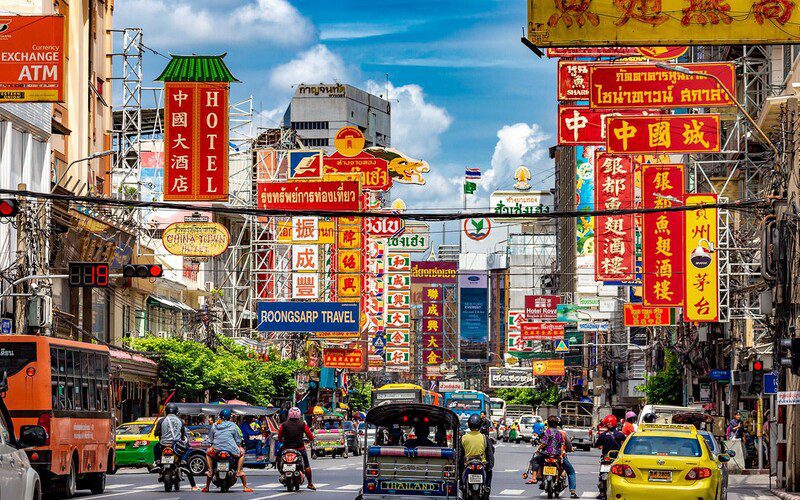 Rue Yaowarat à Chinatown Bangkok