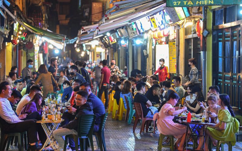 Rue Ta Hien la nuit, biere,