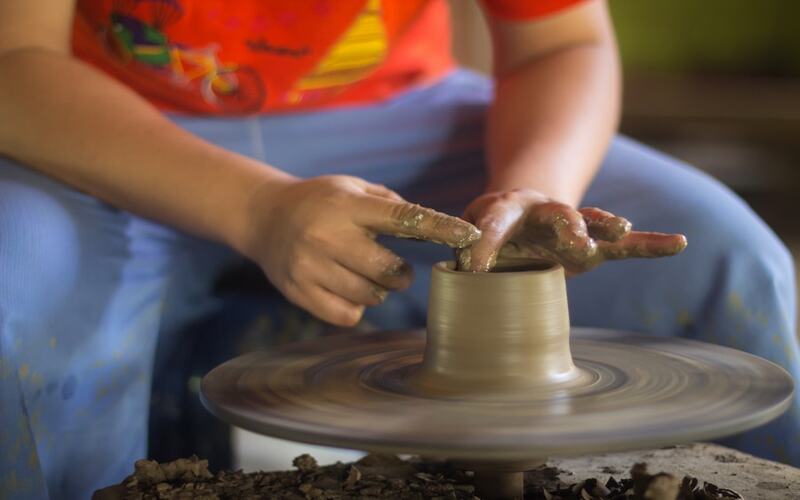 Rejoindre un atelier de poterie à Ko Kret